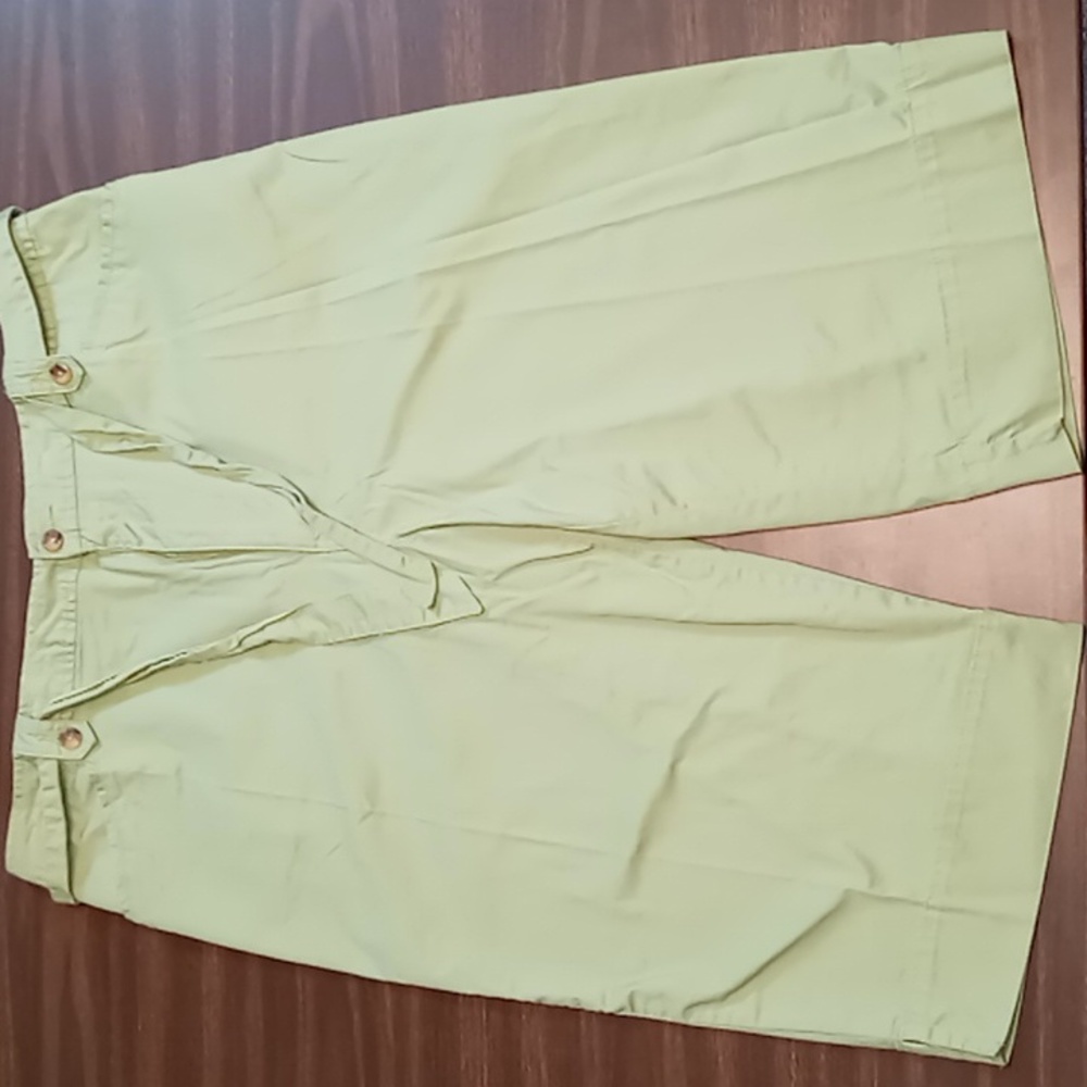 White Stag Long Green Shorts w Tie Belt Size 16